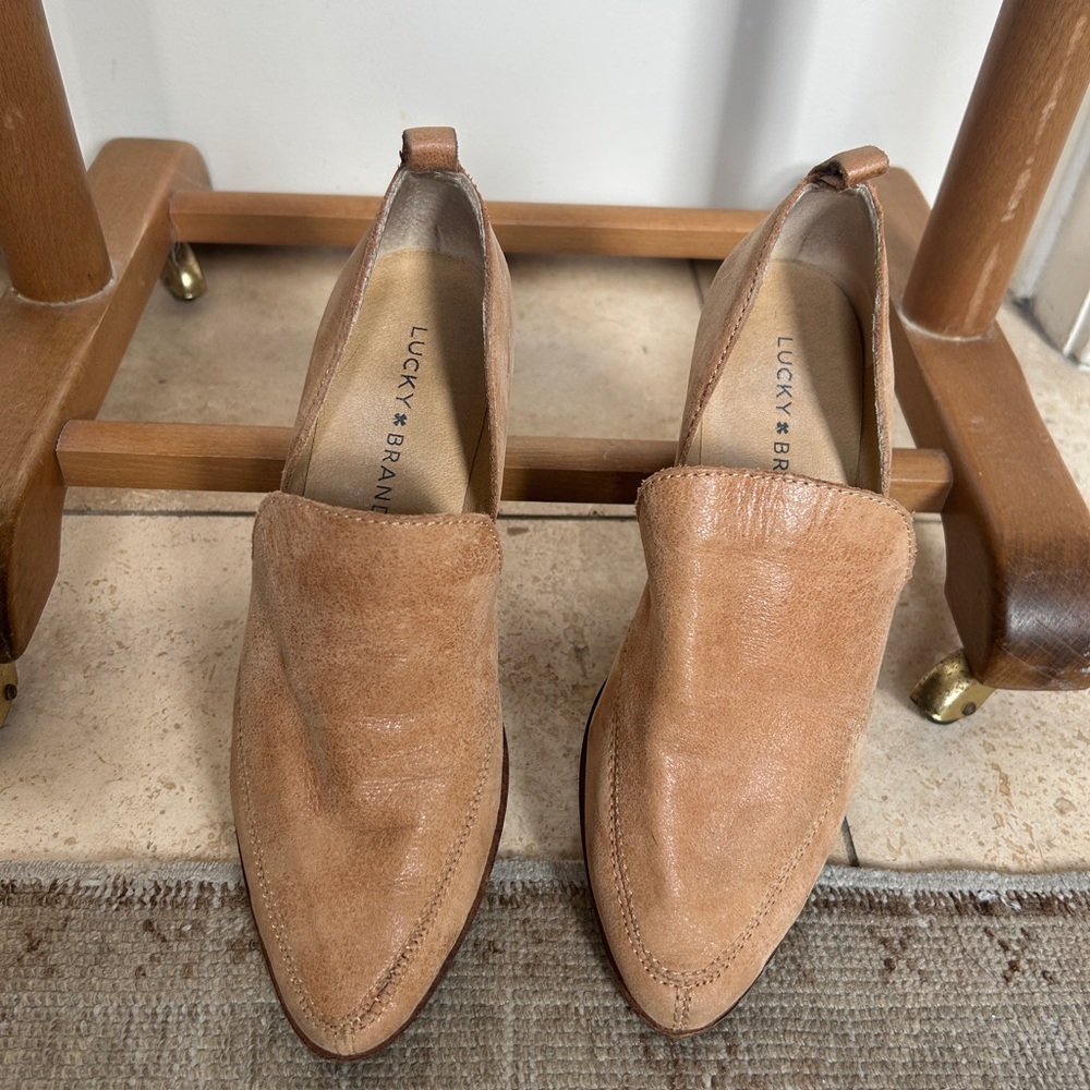 Lucky Brand Women's Camel/Tan Pointed Slip-On Loafers